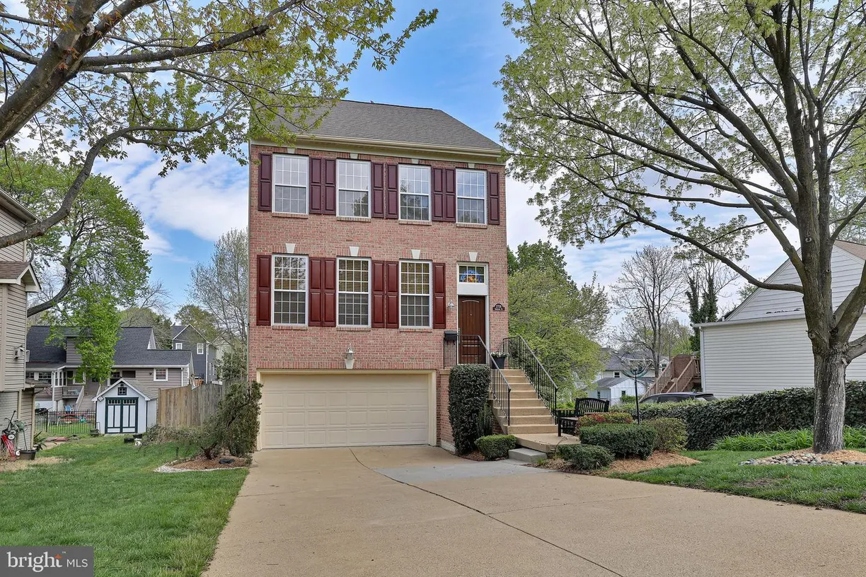 Washington Metro Area Real Estate | View 2728 Groveton St | 3 Beds, 3 Baths