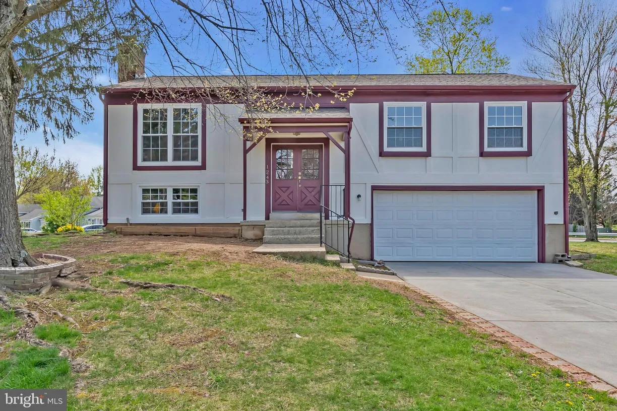 Washington Metro Area Real Estate | View 1243 Summerfield Dr | 5 Beds, 3 Baths