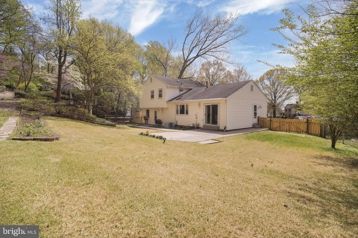 Washington Metro Area Real Estate | View 6801 Lamp Post Ln | Listing