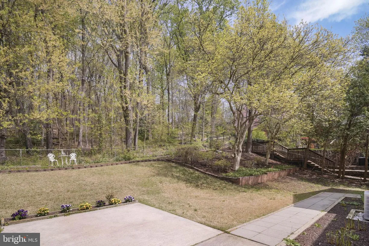 Washington Metro Area Real Estate | View 6801 Lamp Post Ln | Listing