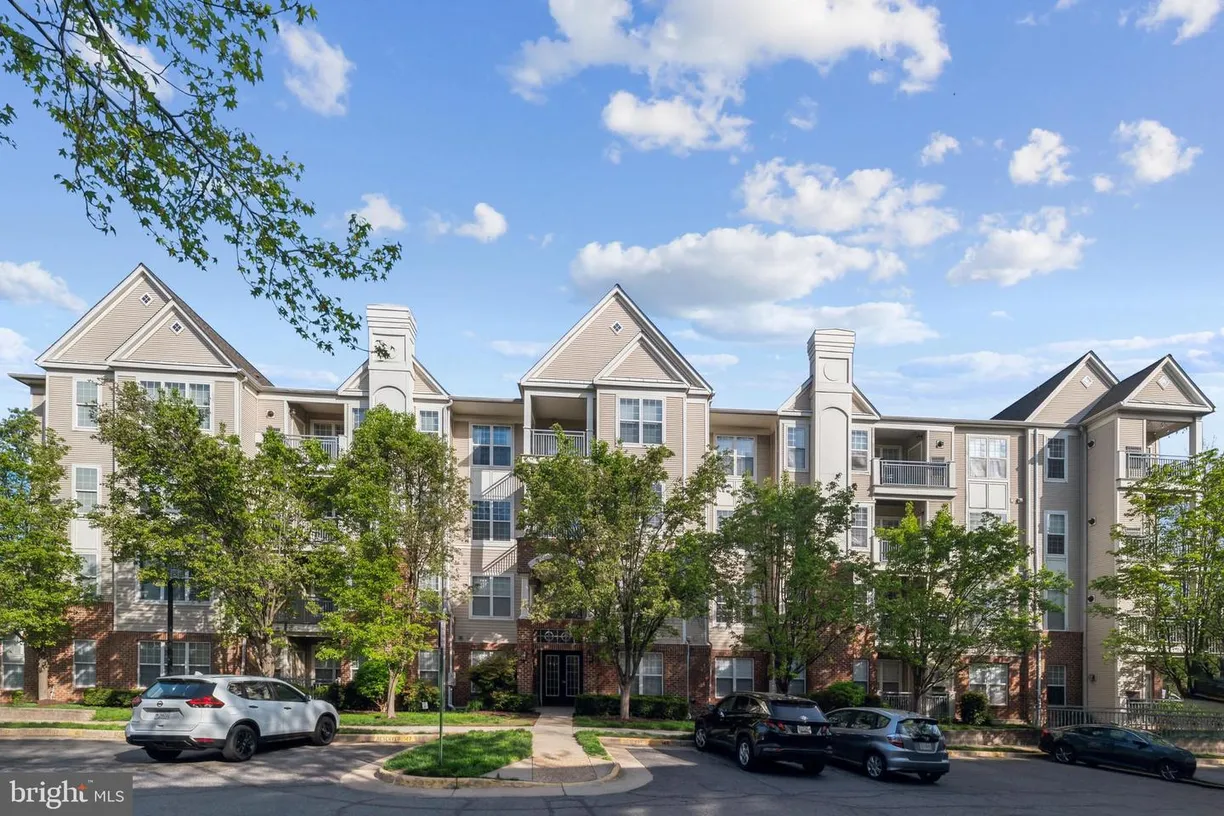 Washington Metro Area Real Estate | View 3009 Nicosh Cir, 4203 | 1 Bed, 1 Bath