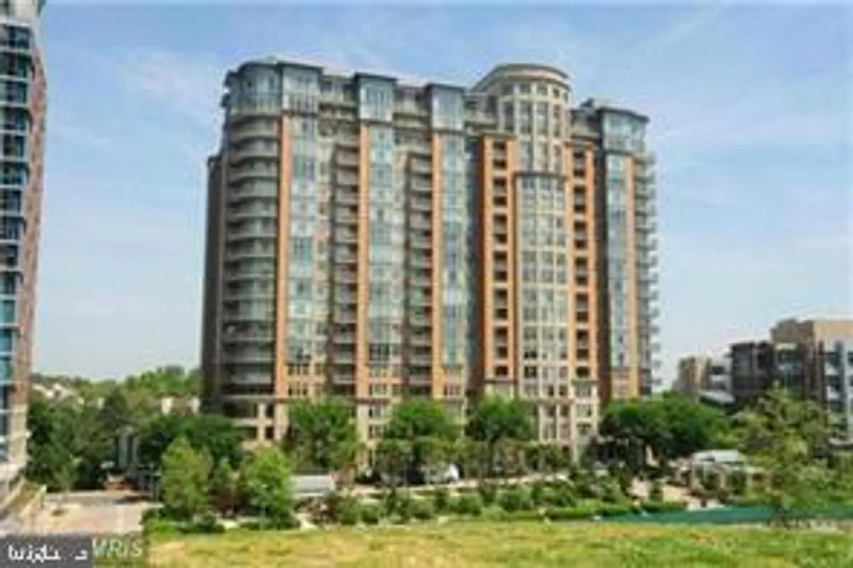 Washington Metro Area Real Estate | View 8220 Crestwood Heights Dr, 1005 | 2 Beds