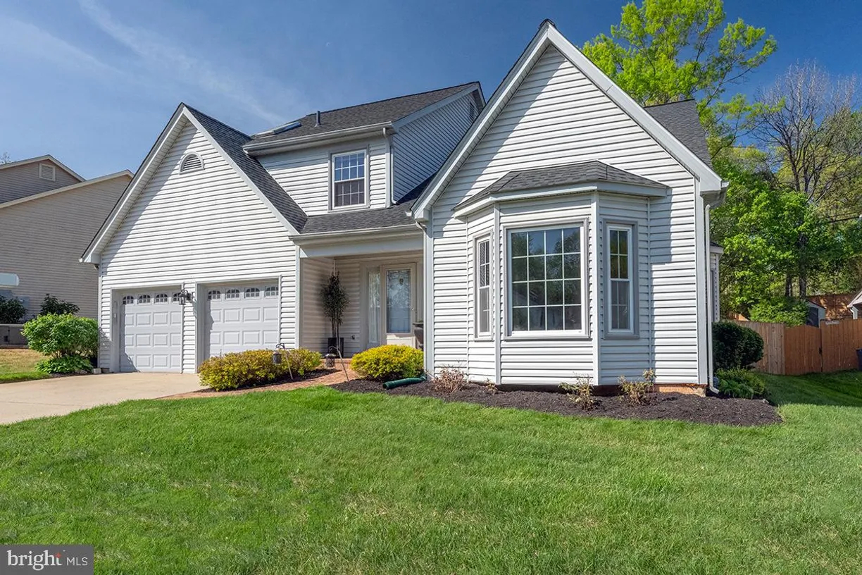Washington Metro Area Real Estate | View 7112 Stanchion Ln | 4 Beds, 3 Baths