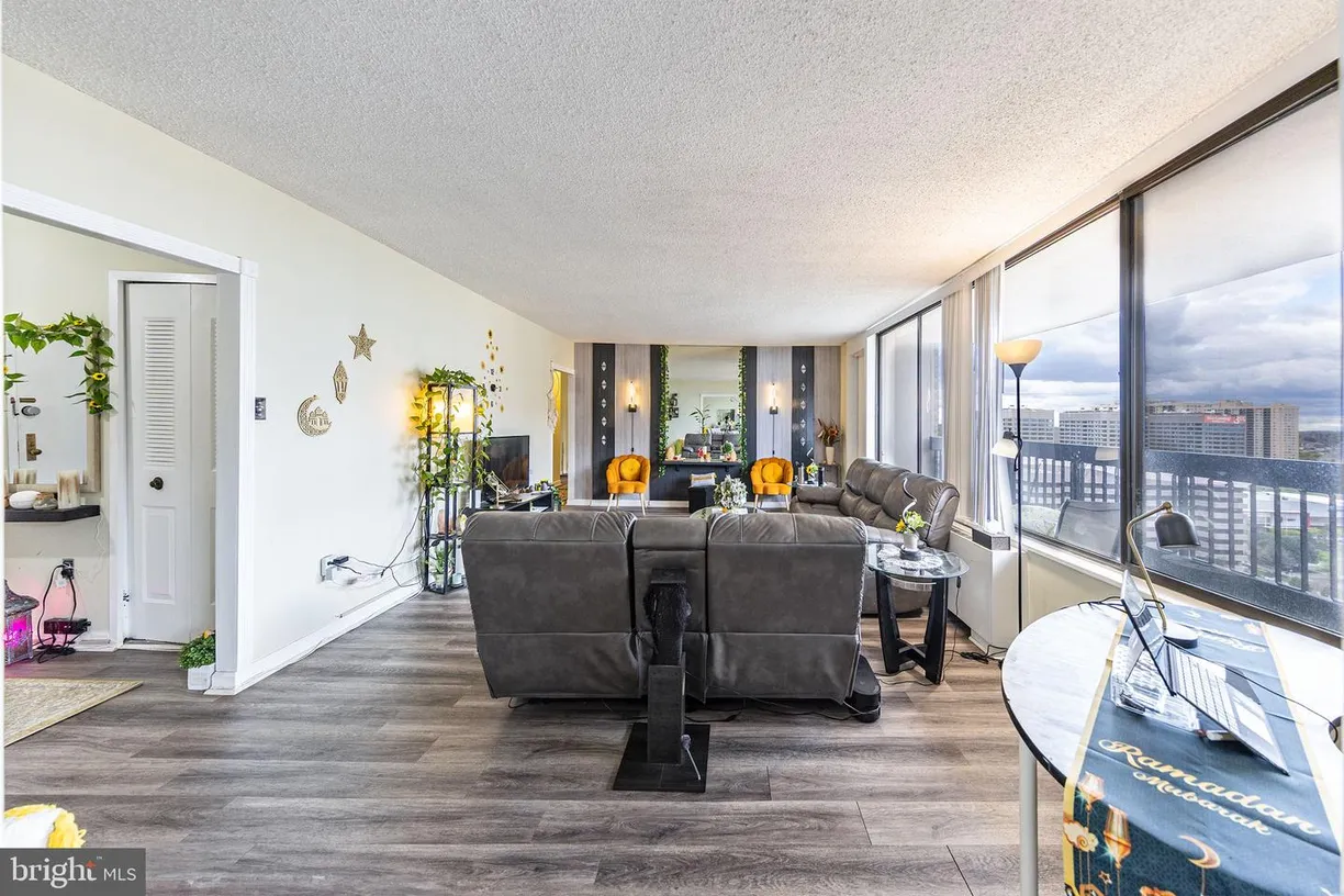 Washington Metro Area Real Estate | View 3705 S George Mason Dr, 2215s | Listing