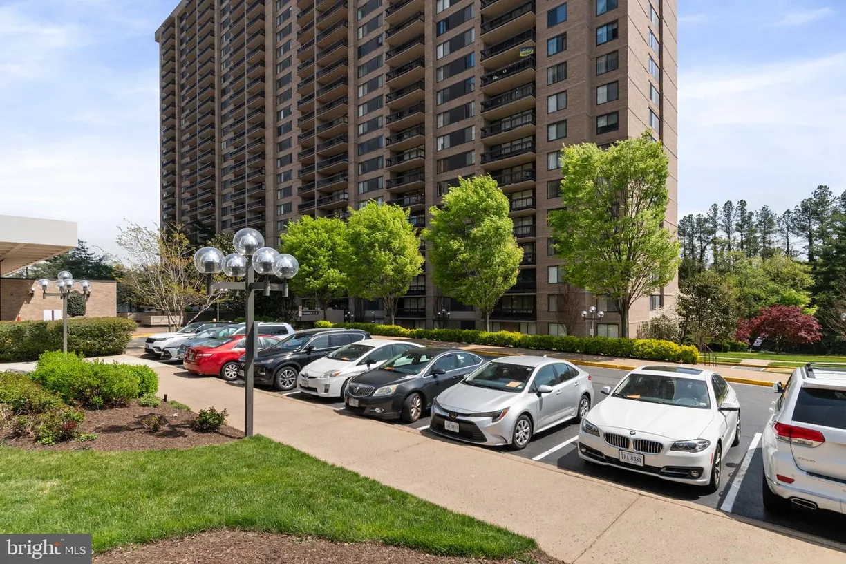 Washington Metro Area Real Estate | View 3705 S George Mason Dr, 2202s | Listing