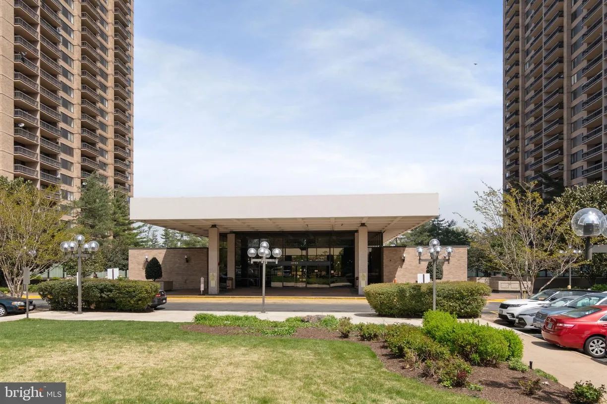 Washington Metro Area Real Estate | View 3705 S George Mason Dr, 2202s | Listing