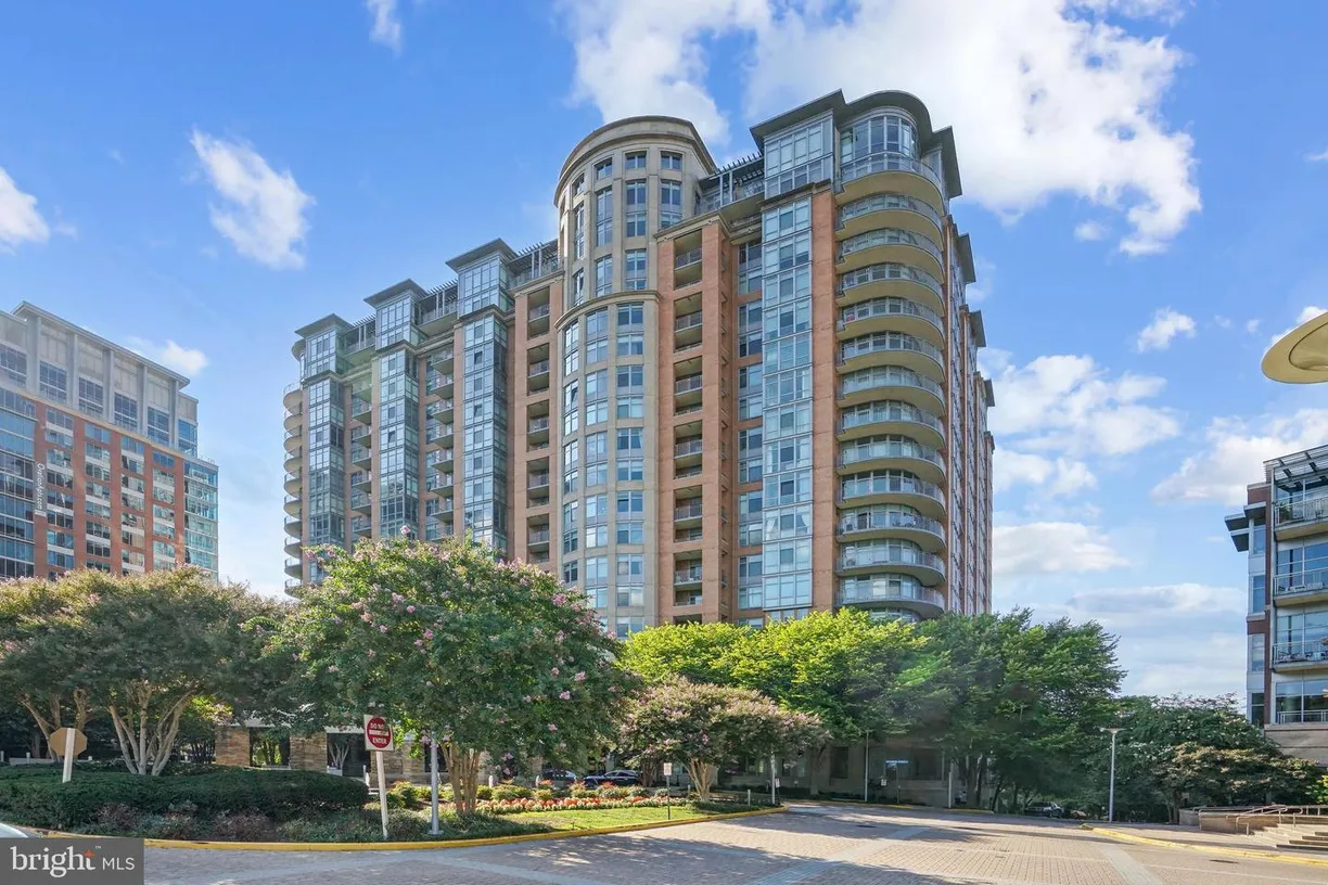 Washington Metro Area Real Estate | View 8220 Crestwood Heights Dr, 1403 | 1 Bed, 2 Baths