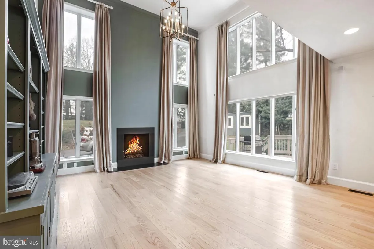 Washington Metro Area Real Estate | View 1222 Ranleigh Rd | 5 Beds