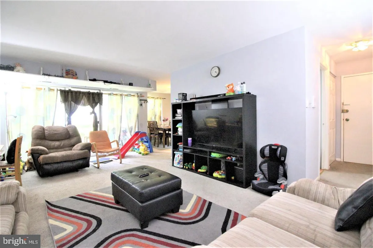 Washington Metro Area Real Estate | View 1914 Wilson, 204 | Listing