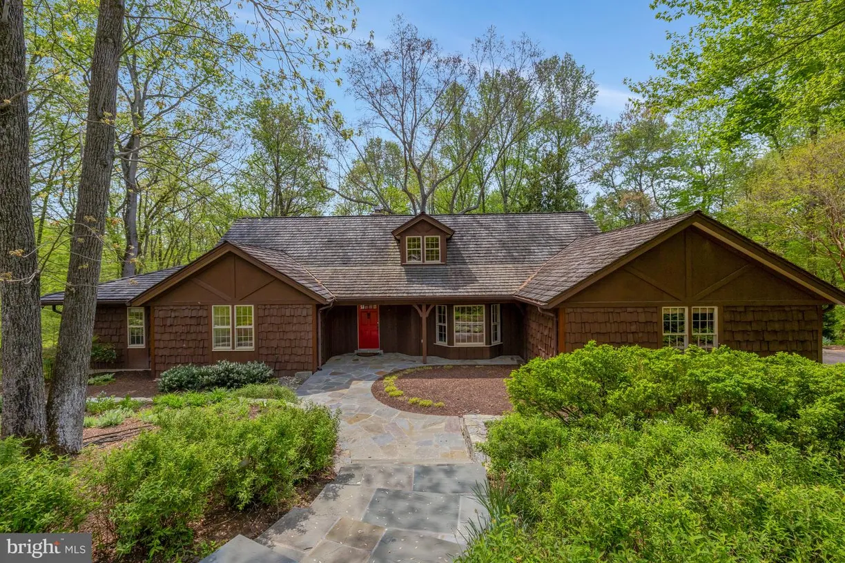 Washington Metro Area Real Estate | View 9115 Mill Pond Valley Drive | 5 Beds, 3 Baths