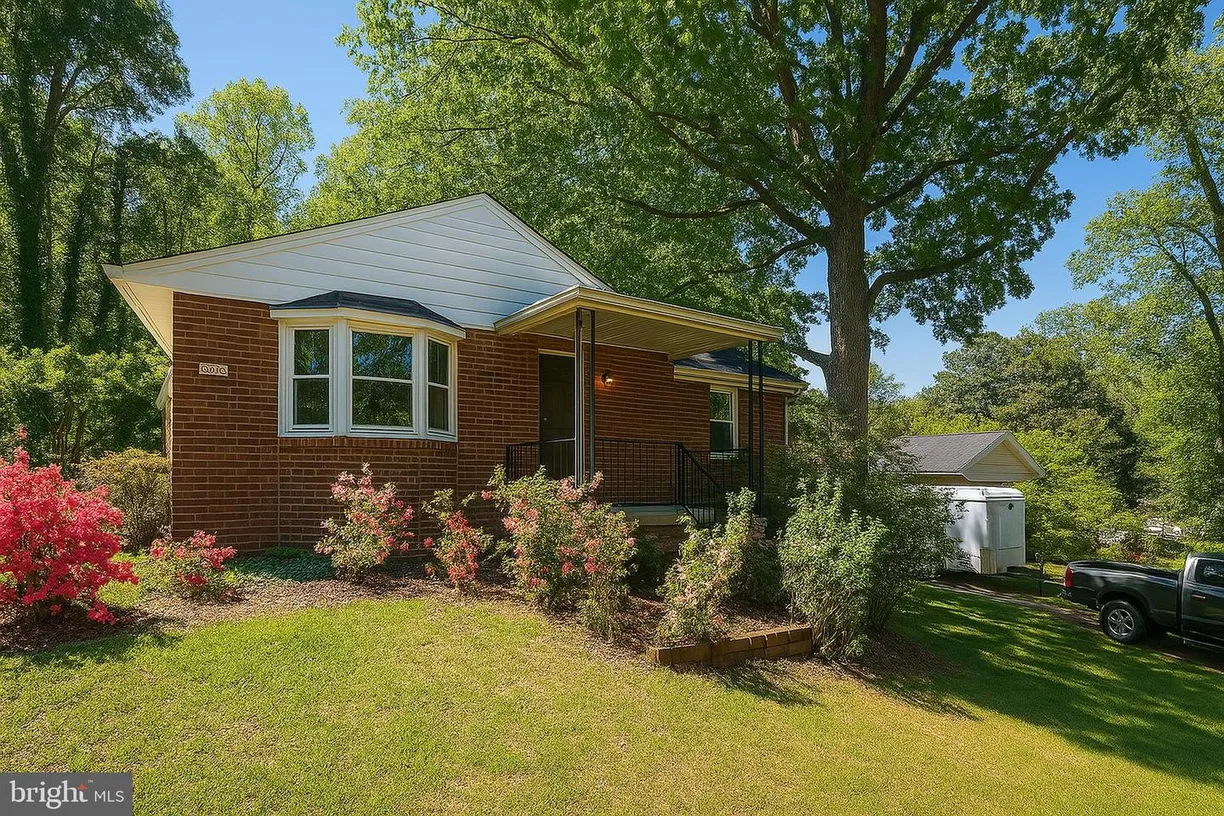 Washington Metro Area Real Estate | View 2711 Groveton St | 3 Beds, 2 Baths