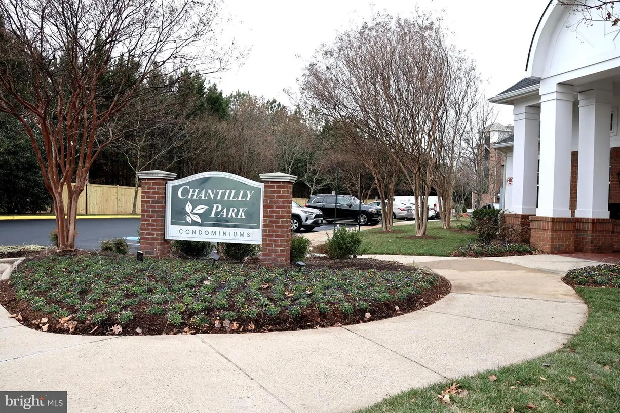 3820 Lightfoot St #316, CHANTILLY, VA 20151 Property for sale