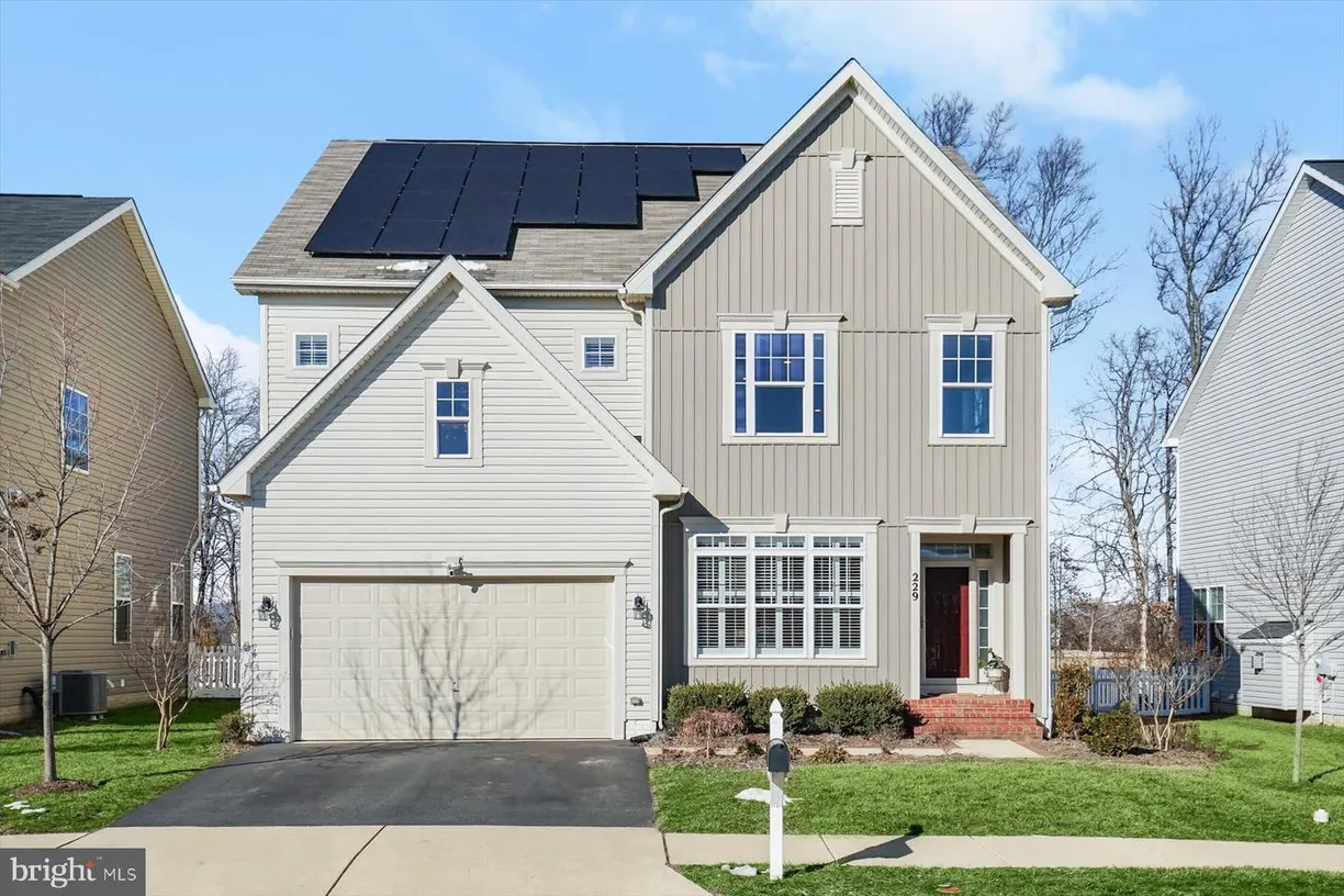 Washington Metro Area Real Estate | View 229 Upper Heyford Pl | 4 Beds, 3 Baths