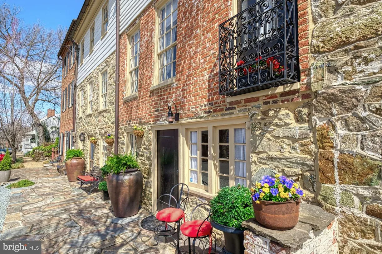 Washington Metro Area Real Estate | View 40162 Main St | 4 Beds, 3 Baths