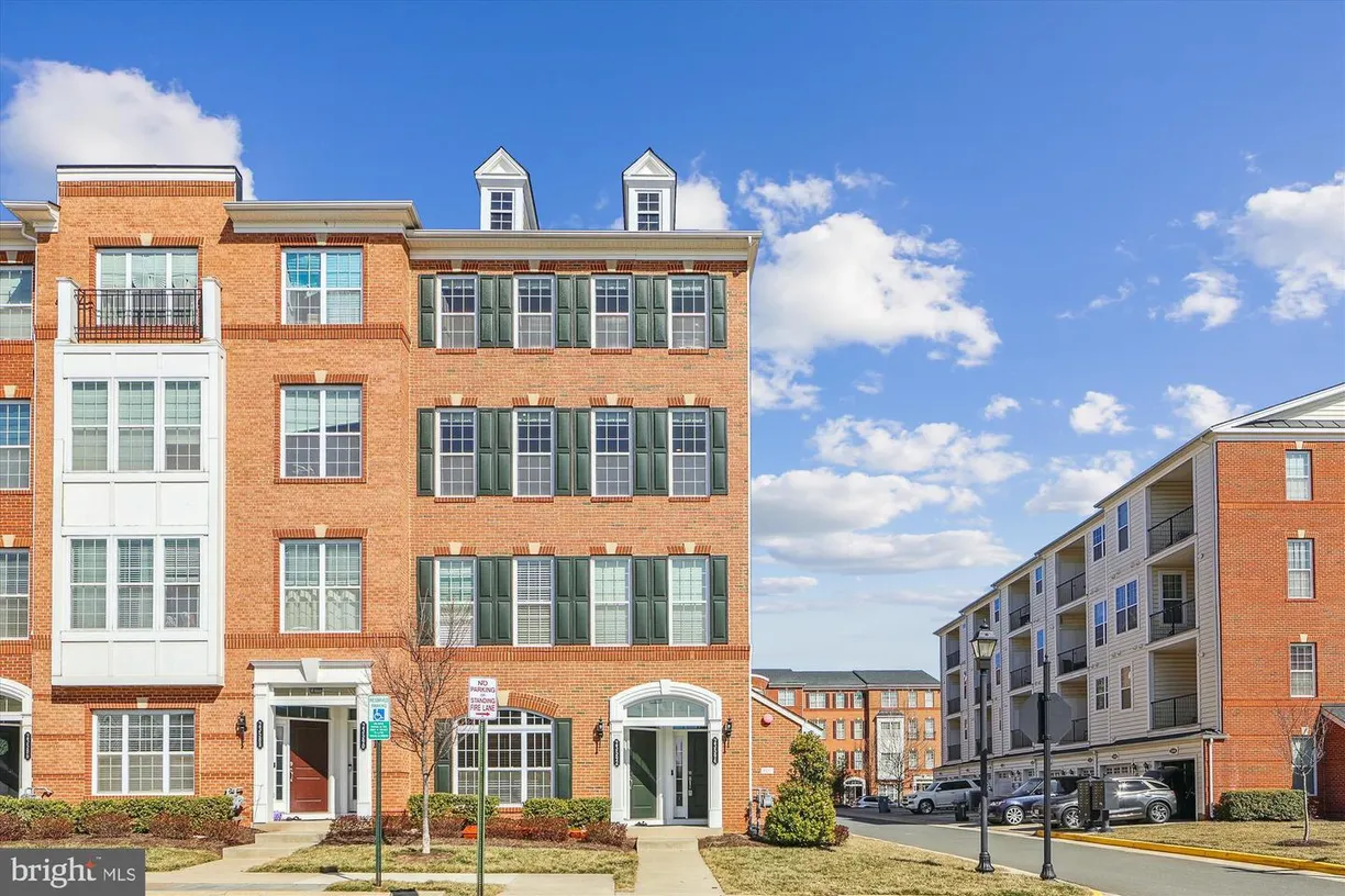 Washington Metro Area Real Estate | View 23594 Buckland Farm Ter | 3 Beds, 2 Baths