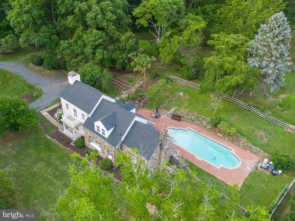Washington Metro Area Real Estate | View 35180 Charles Town Pike | 3 Beds, 2 Baths