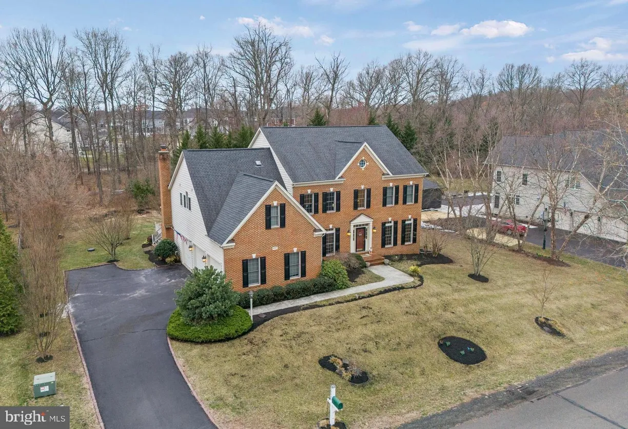 Washington Metro Area Real Estate | View 40420 Lenah Run Cir | 4 Beds