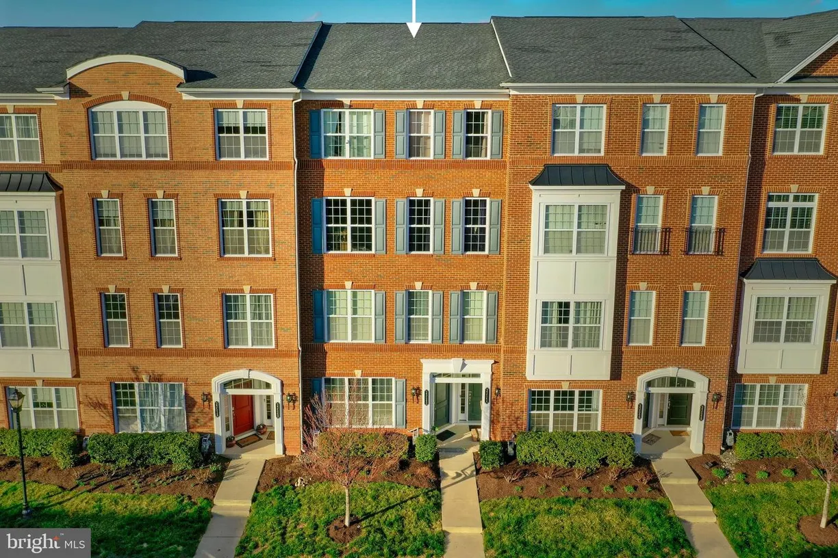 Washington Metro Area Real Estate | View 23544 Buckland Farm Ter | 3 Beds, 2 Baths