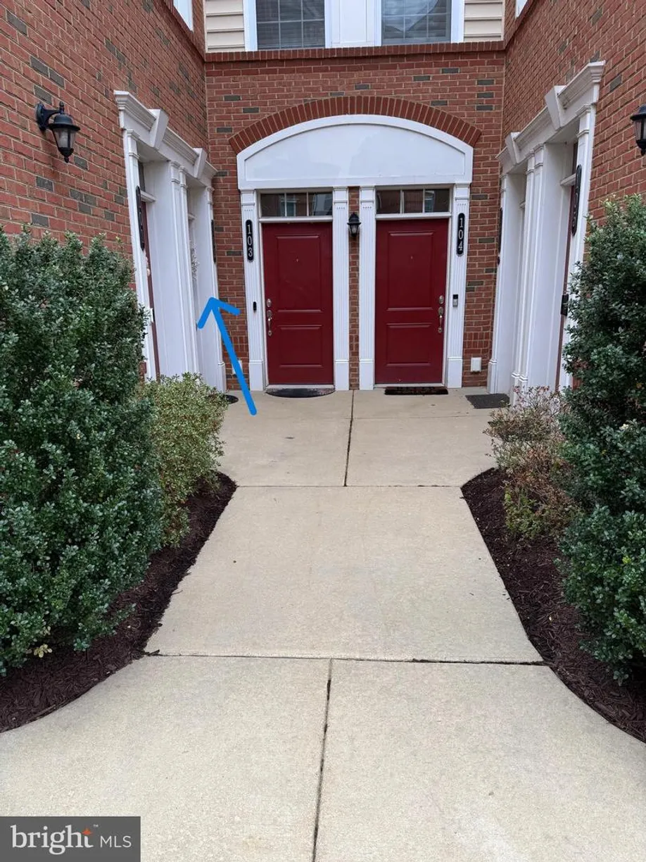 Washington Metro Area Real Estate | View 23266 Southdown Manor Ter, 102 | Listing