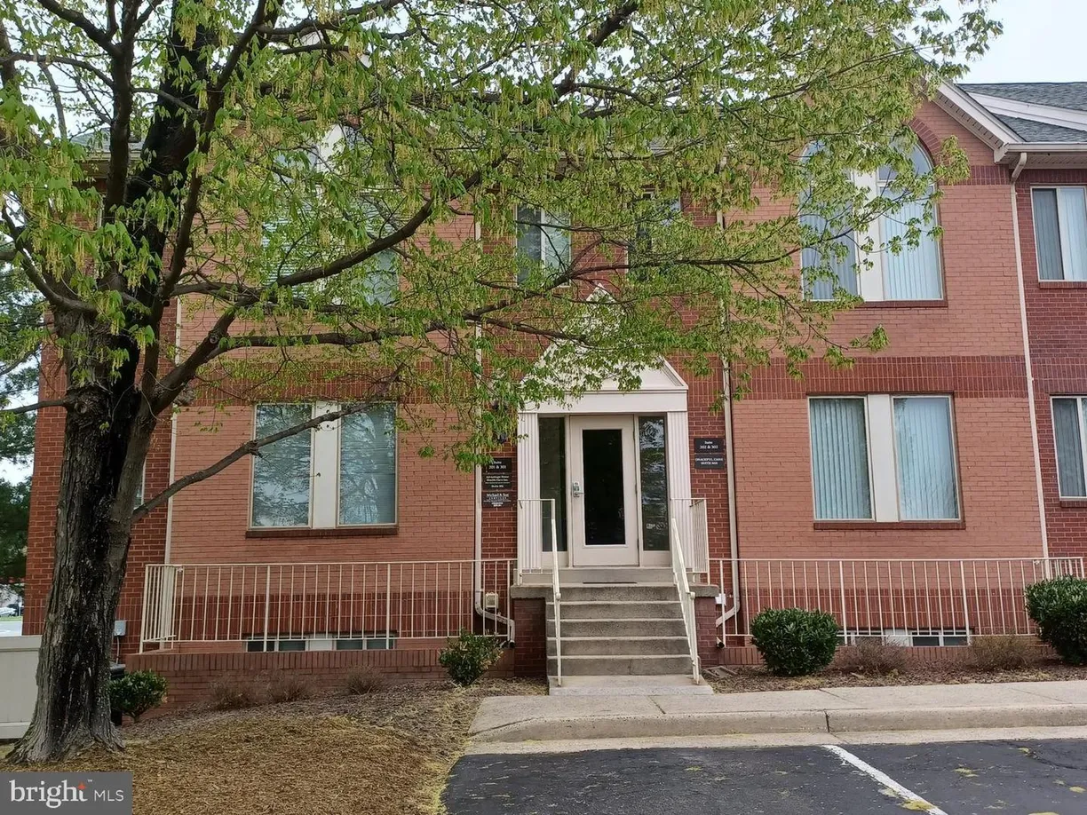 Washington Metro Area Real Estate | View 22648 Glenn Dr, 201