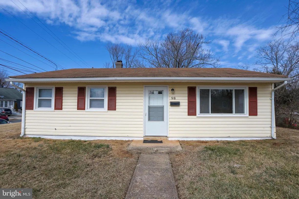 Washington Metro Area Real Estate | View 98 Meeker Ct | 3 Beds