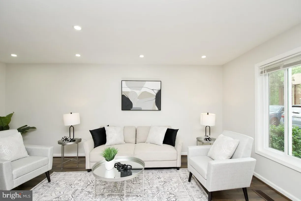 Washington Metro Area Real Estate | View  | 3 Beds, 3 Baths