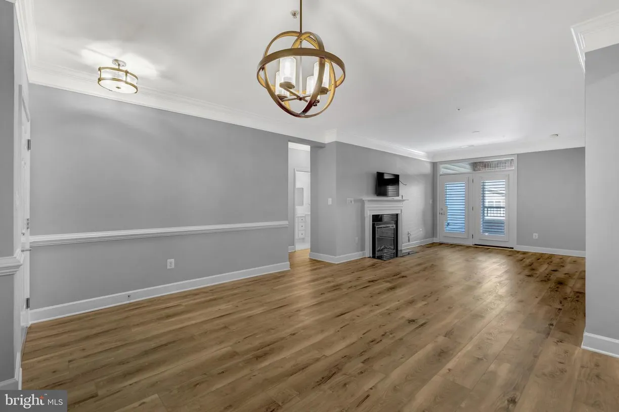Washington Metro Area Real Estate | View 7065 Heritage Hunt Dr, 201 | 2 Beds, 2 Baths