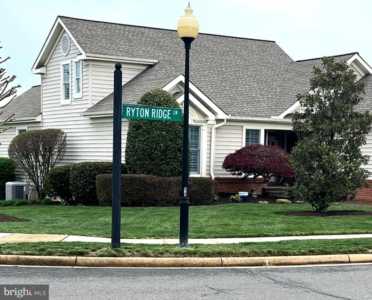 Washington Metro Area Real Estate | View 13602 Ryton Ridge Ln | 3 Beds, 3 Baths