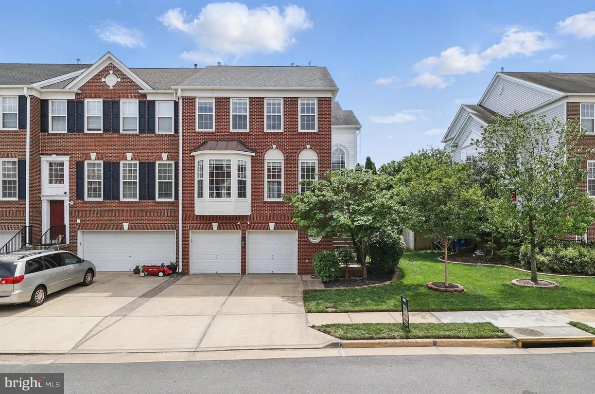 Washington Metro Area Real Estate | View 15041 Clementine Way | 4 Beds