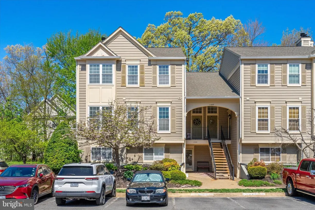 Washington Metro Area Real Estate | View 11200 Rienzi Pl, 201 | 2 Beds, 1 Bath