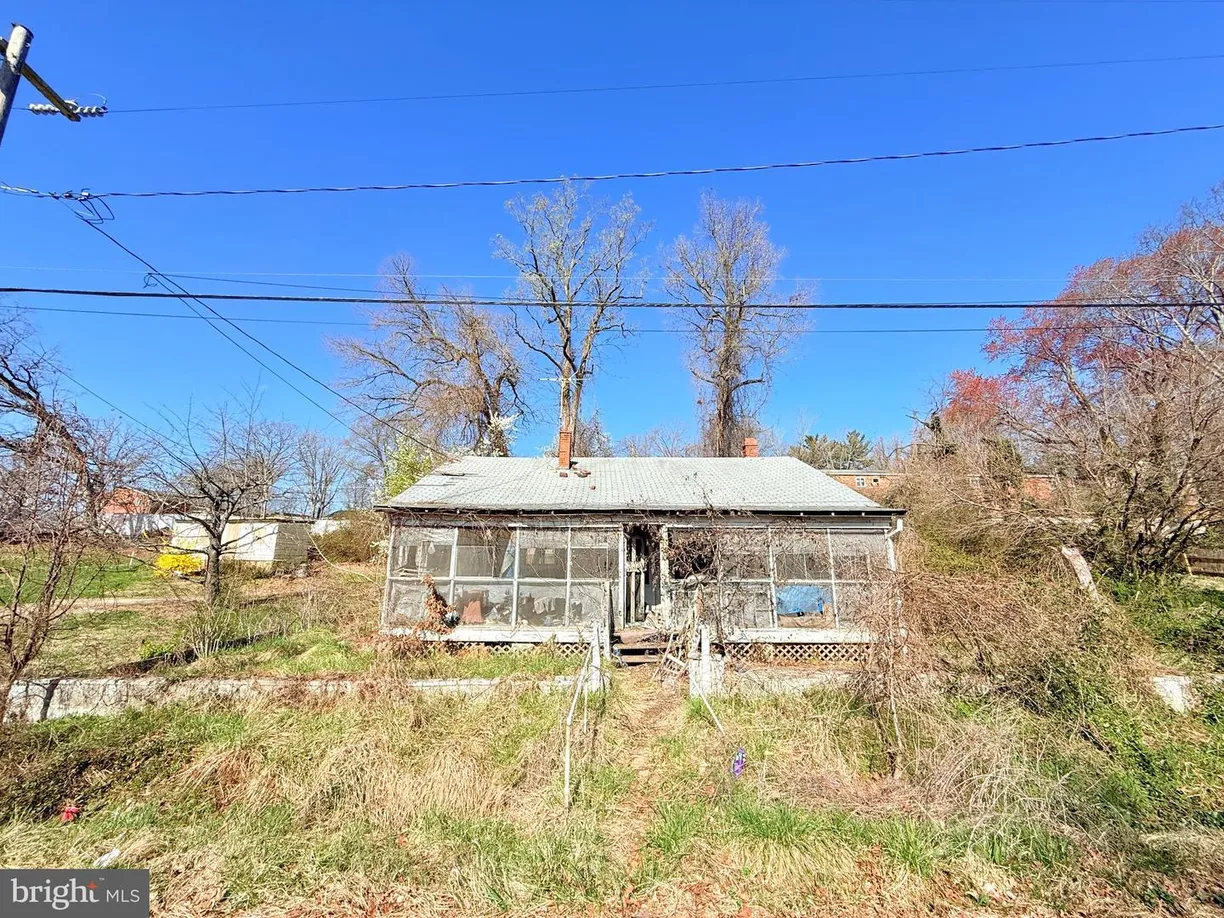 Washington Metro Area Real Estate | View 18512 Corby St