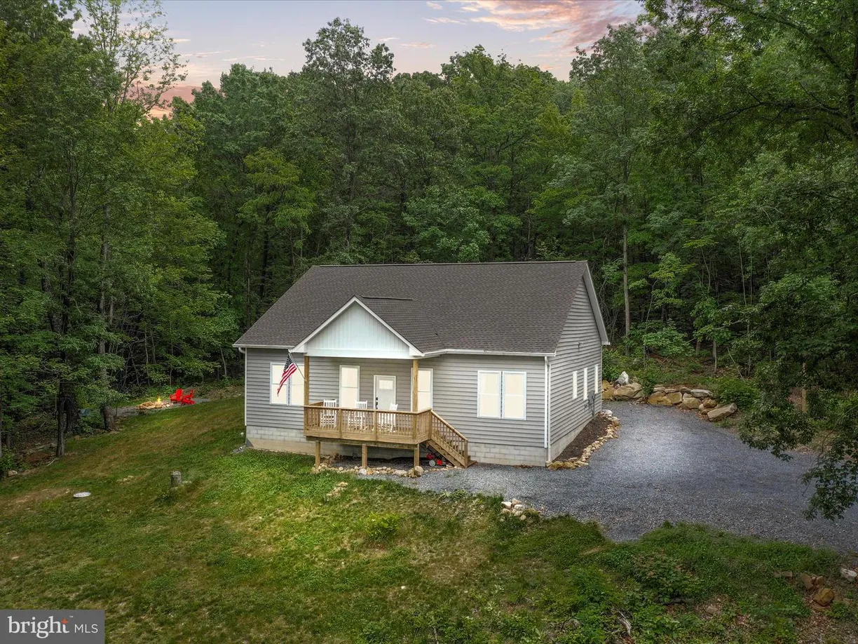 Washington Metro Area Real Estate | View 115 Mountain Top Ln | 3 Beds, 3 Baths