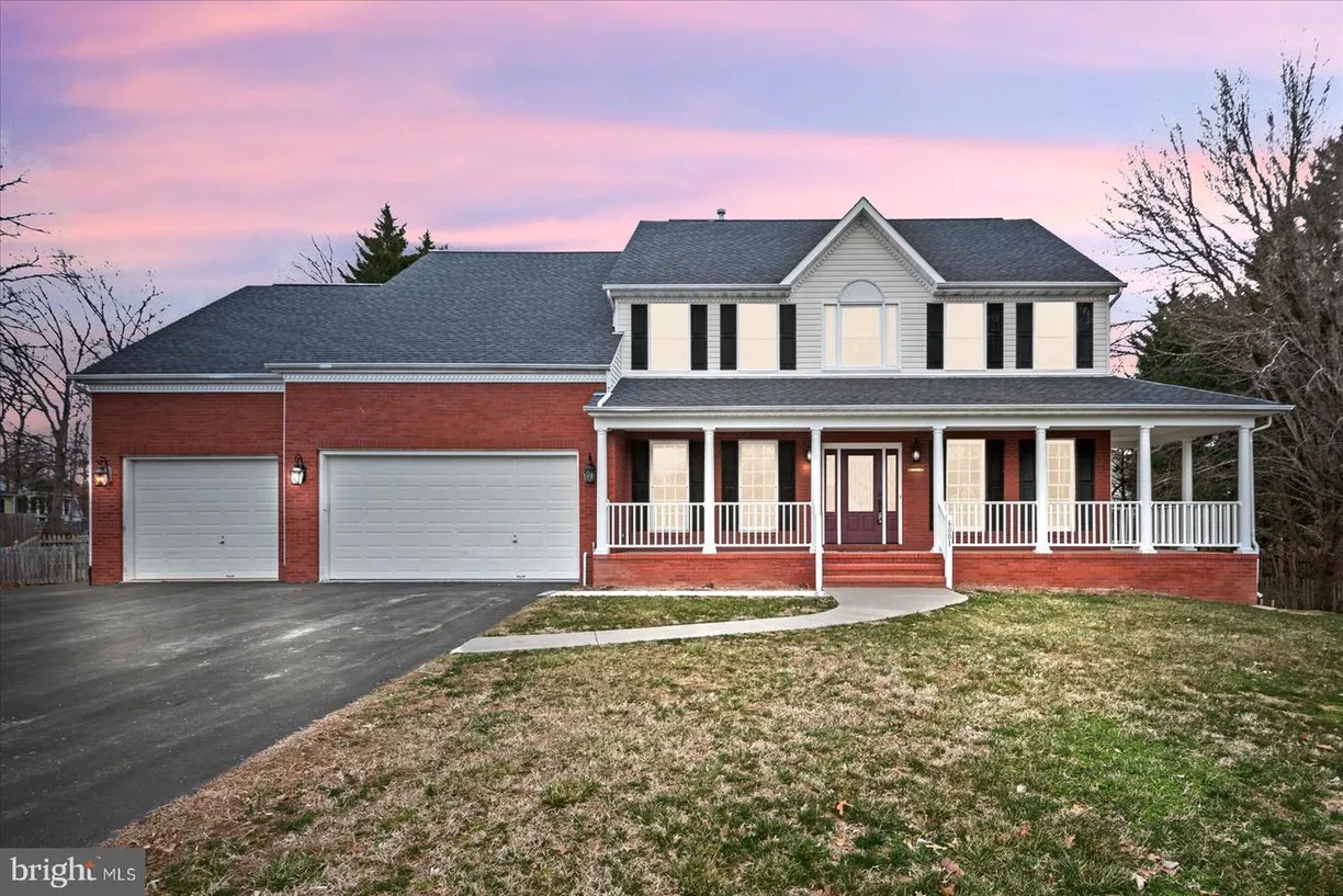 Washington Metro Area Real Estate | View 6001 Waterman Dr | 5 Beds, 3 Baths
