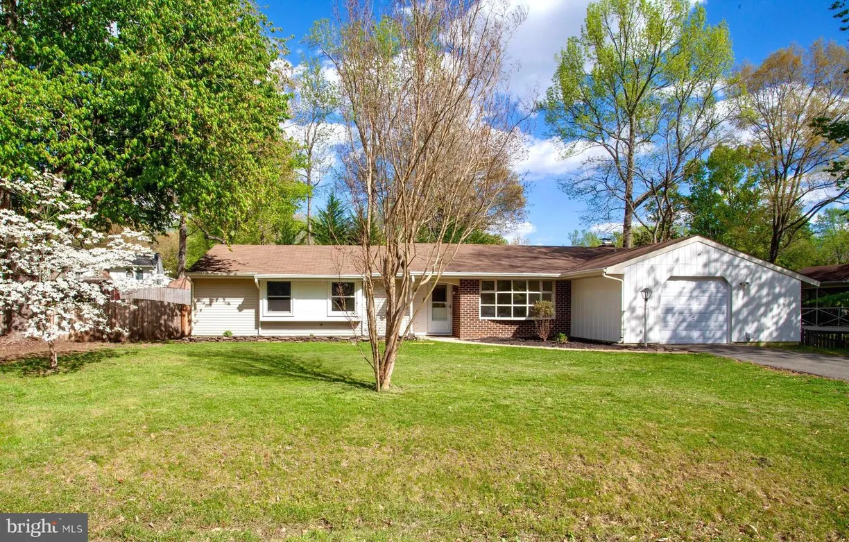Washington Metro Area Real Estate | View 2 Short Cir | 3 Beds, 2 Baths