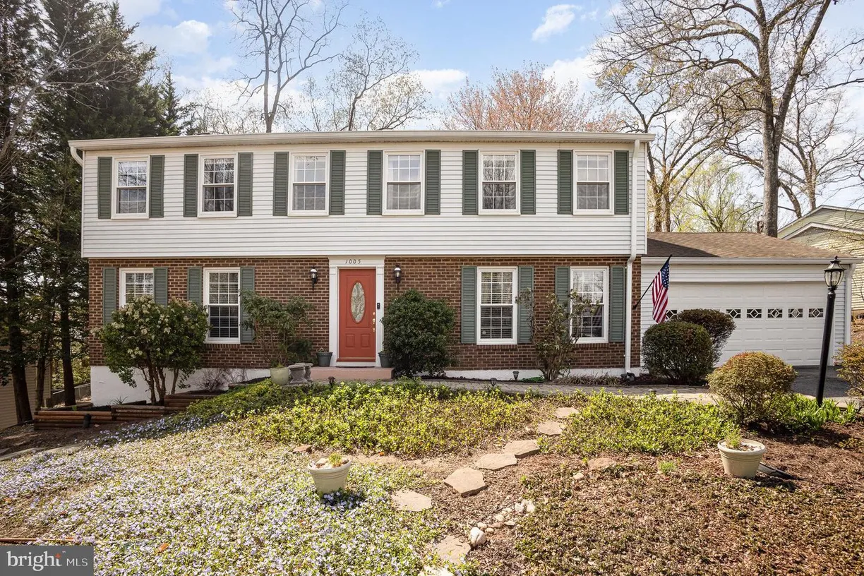 Washington Metro Area Real Estate | View 1005 Plymouth Dr | 5 Beds, 2 Baths