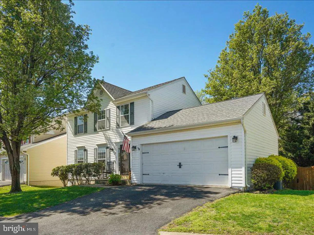 Washington Metro Area Real Estate | View 8 Lakeside Drive | 3 Beds