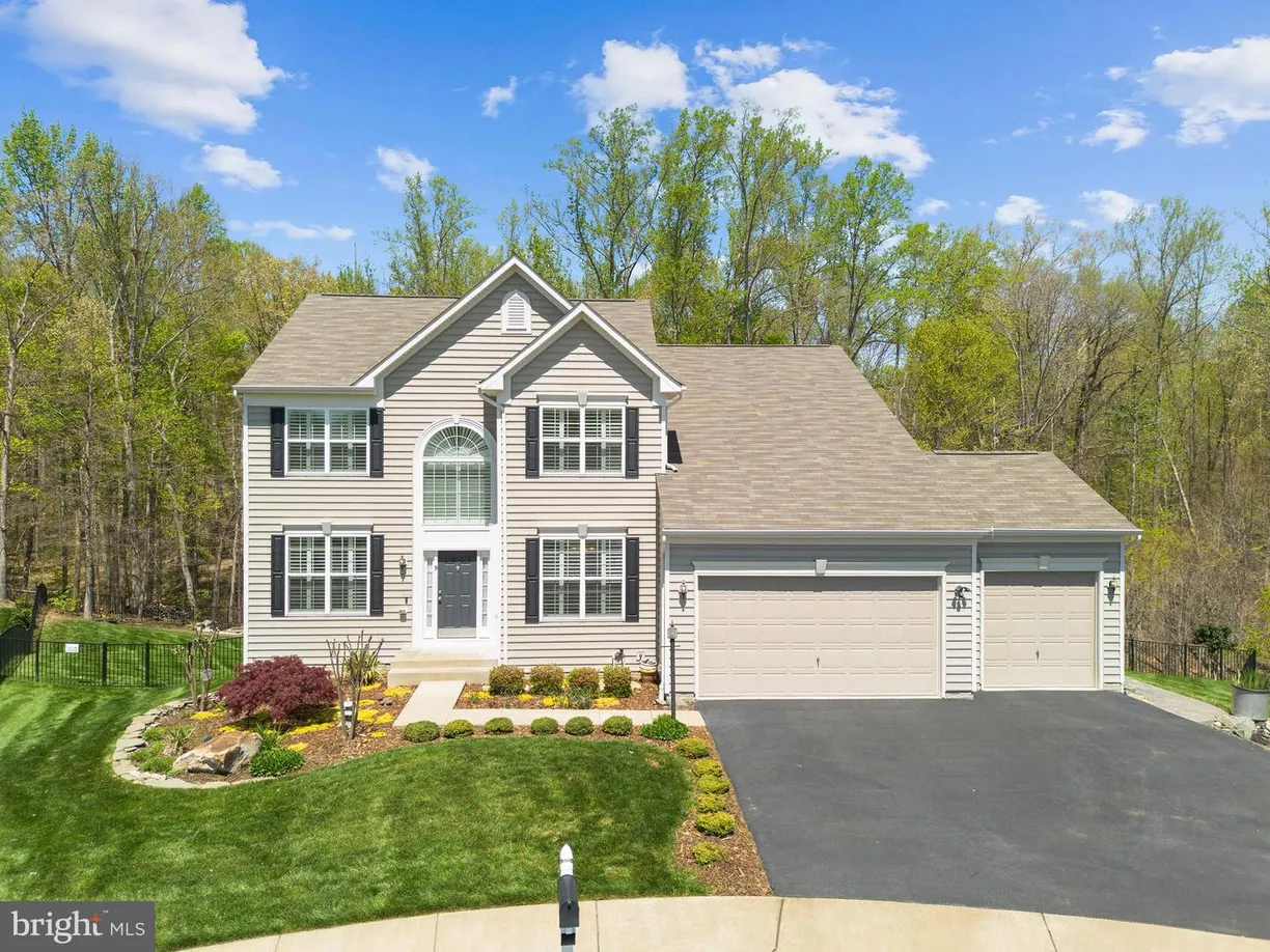 Washington Metro Area Real Estate | View 9 Canberra Ct | 5 Beds, 3 Baths