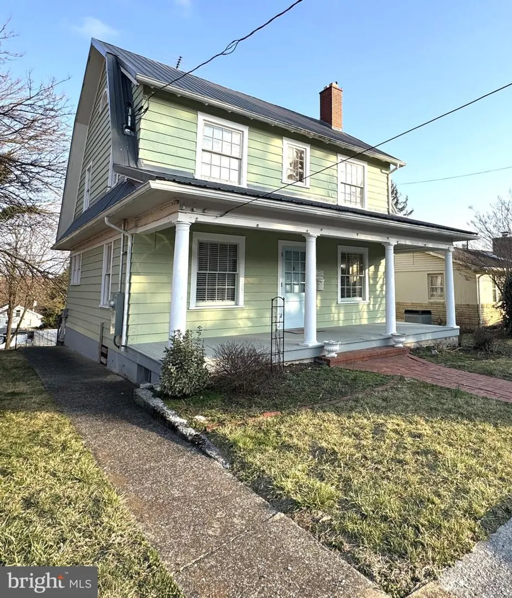Washington Metro Area Real Estate | View 226 S Rosemont Ave | 3 Beds, 1 Bath