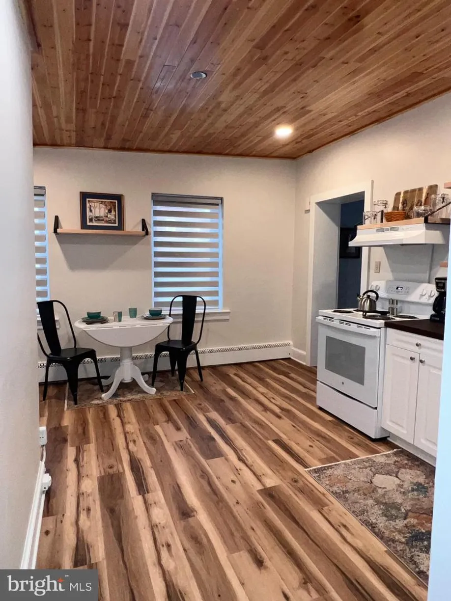 Washington Metro Area Real Estate | View 102 N Lawrence St | Listing