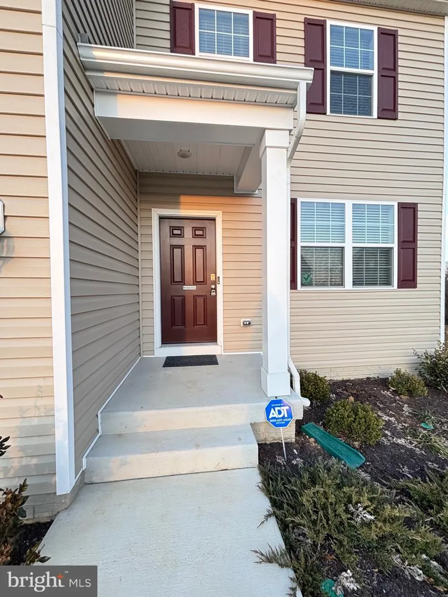Washington Metro Area Real Estate | View 445 Gatehouse Pl | Listing