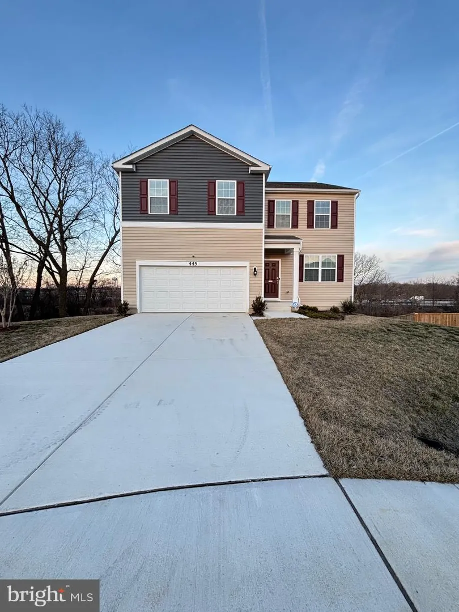 Washington Metro Area Real Estate | View 445 Gatehouse Pl | 4 Beds