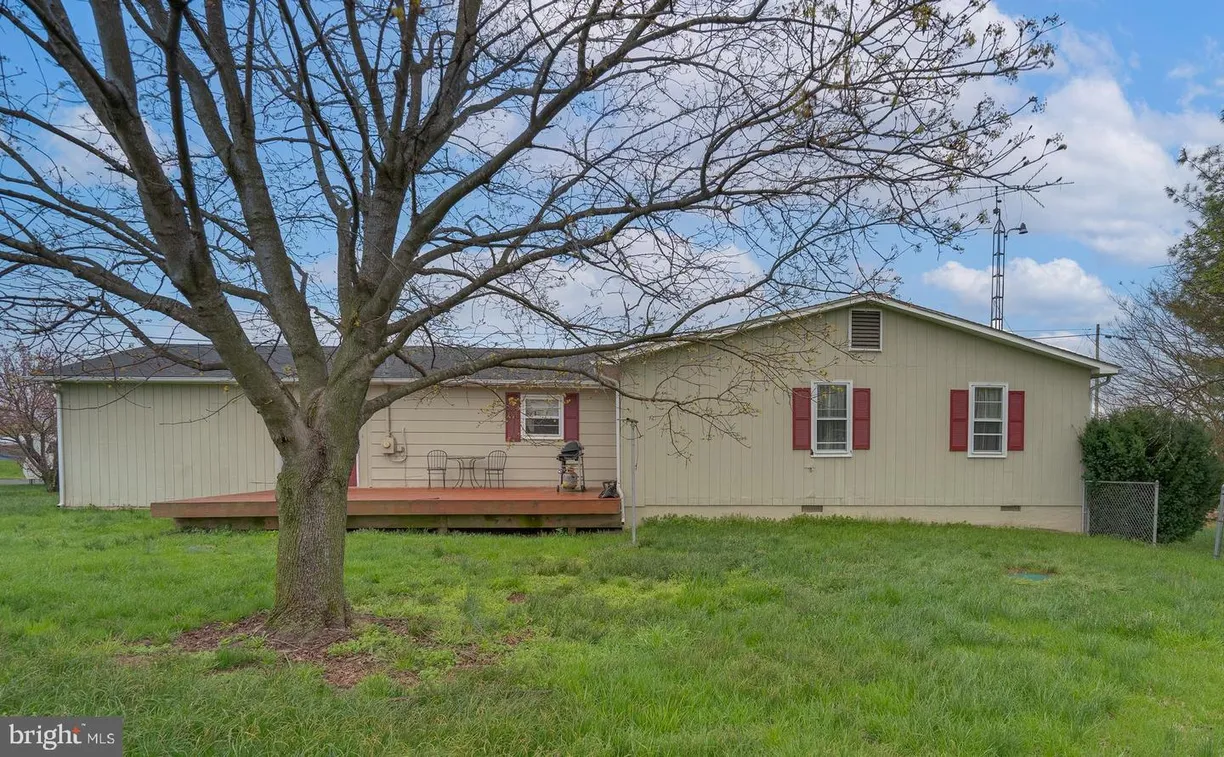 Washington Metro Area Real Estate | View 89 Rippon Pl | 3 Beds, 2 Baths