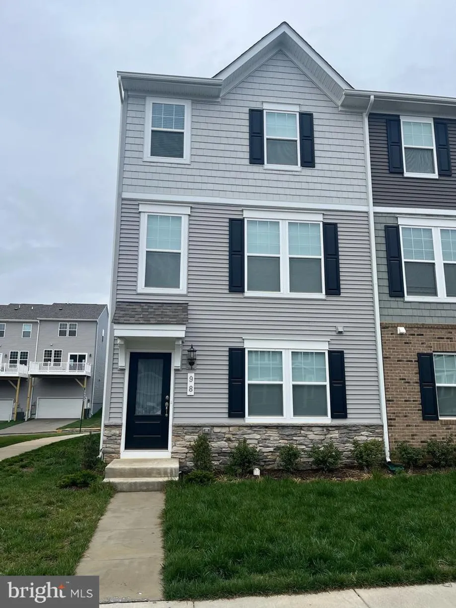 Washington Metro Area Real Estate | View 98 Coolidge Ave | 3 Beds