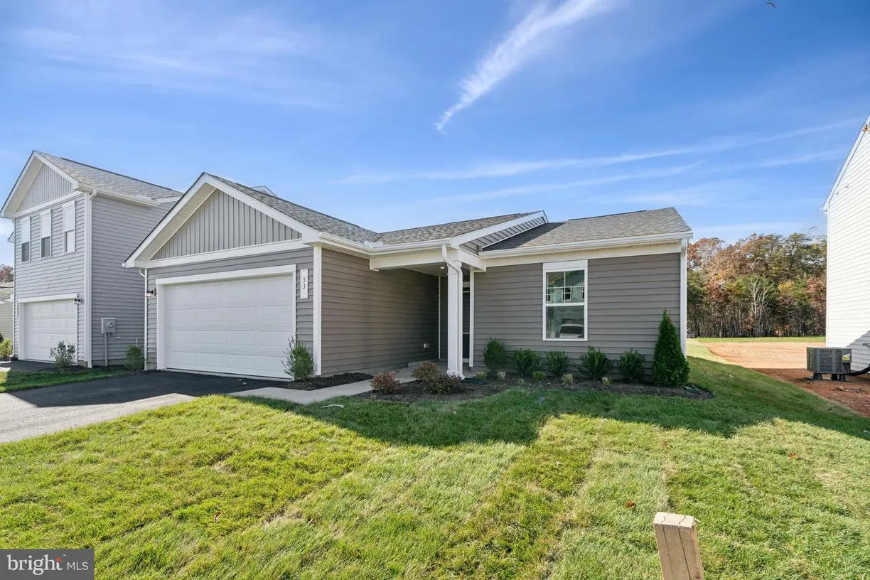 Washington Metro Area Real Estate | View 39 Holly Rd | 3 Beds, 2 Baths