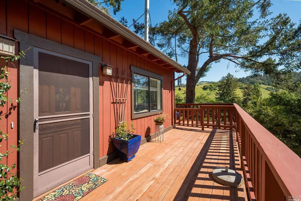 Northern California Real Estate | View 335 Meadow Way | Listing