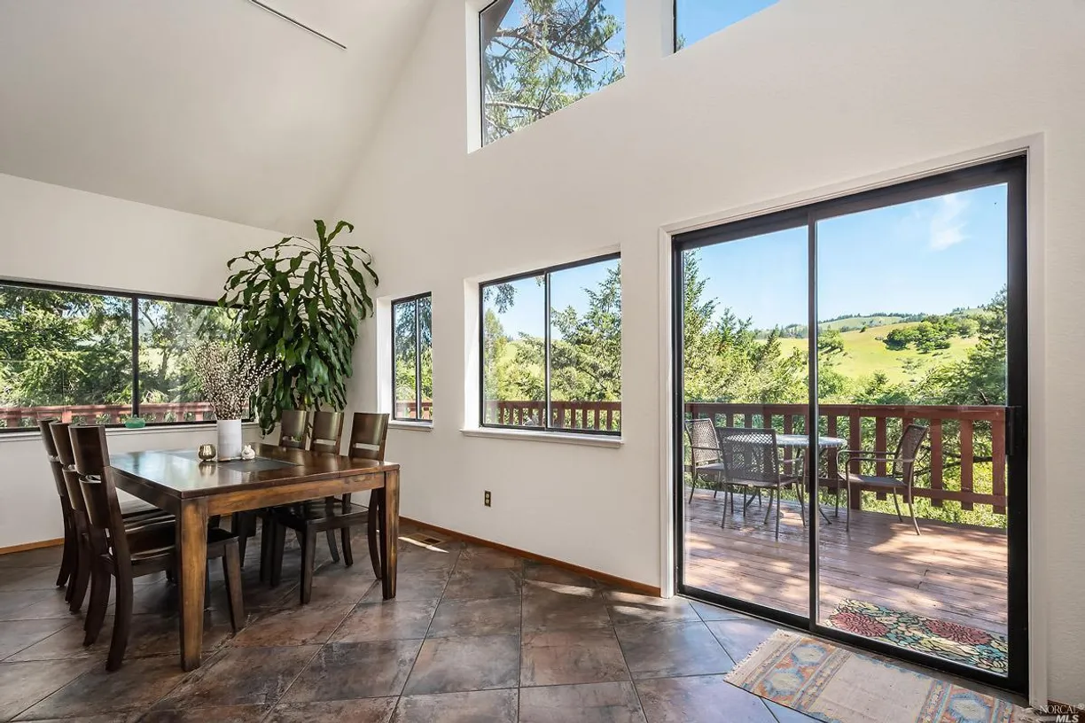Northern California Real Estate | View 335 Meadow Way | 3 Beds, 3 Baths