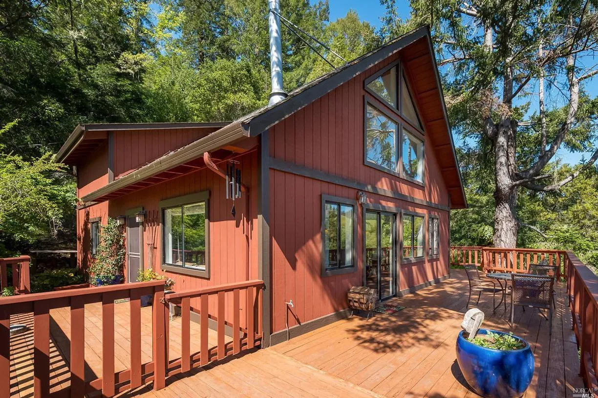 Northern California Real Estate | View 335 Meadow Way | Listing