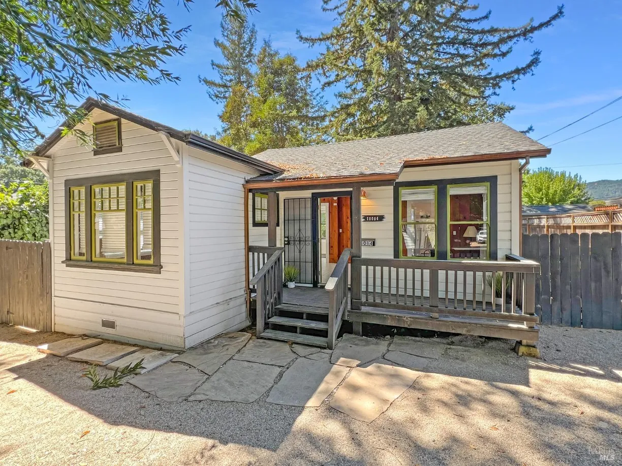 Northern California Real Estate | View  | 2 Beds, 1 Bath