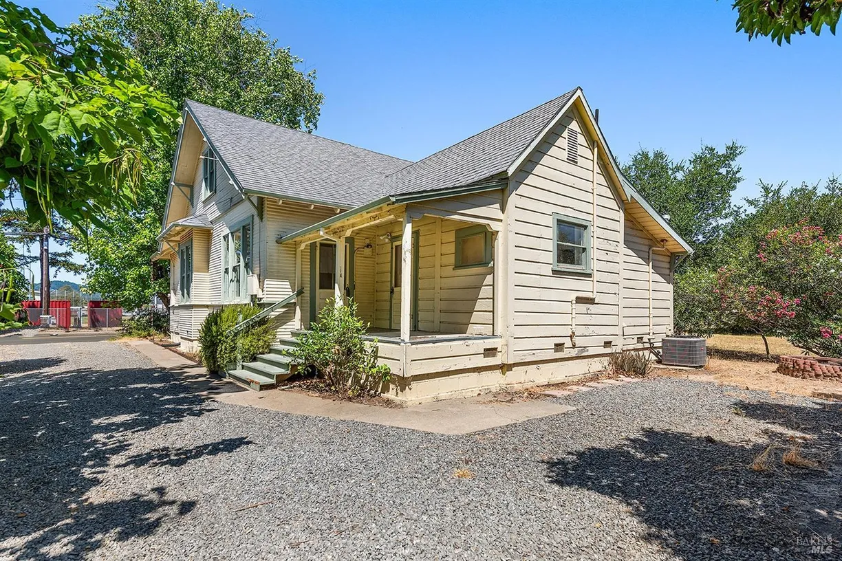 Northern California Real Estate | View 1010 University Street | 3 Beds, 1 Bath