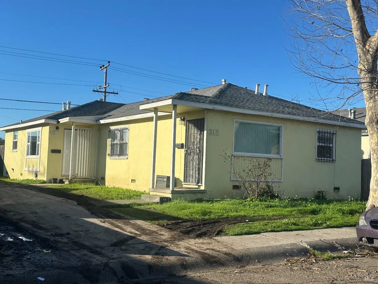 Northern California Real Estate | View 215 Westwood | 4 Beds, 2 Baths